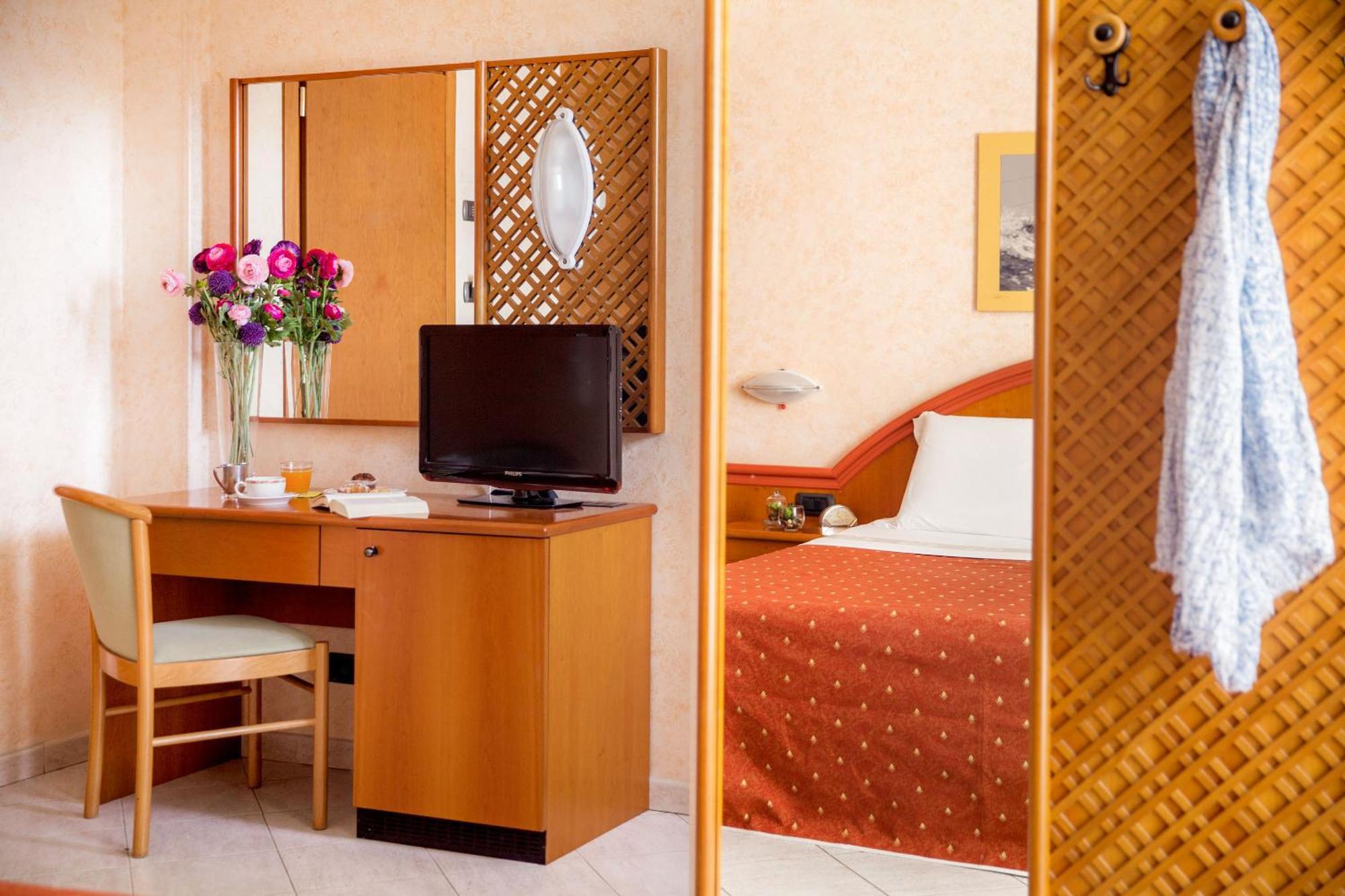 Hotel Gabriella Ντιάνο Μαρίνα Εξωτερικό φωτογραφία
