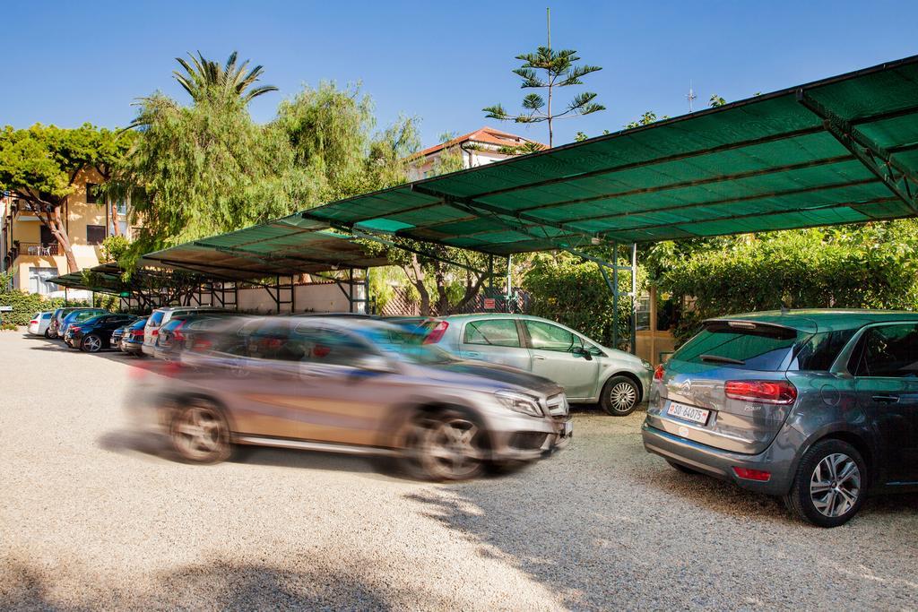 Hotel Gabriella Ντιάνο Μαρίνα Εξωτερικό φωτογραφία
